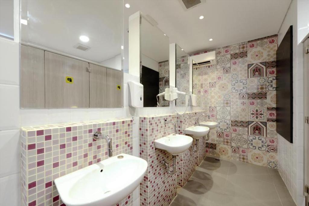 Hostel The Social House - Coliving & - Previously Known As Nomad Jakarta